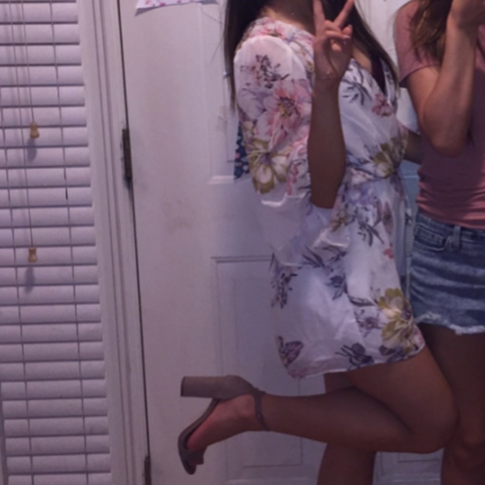 Romper - Picture 3 of 4